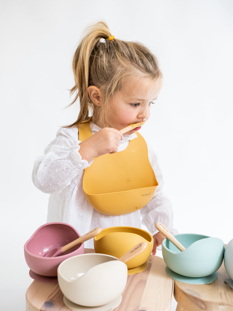 SARO BABY Nordic Silicone Hagesmæk - Mustard